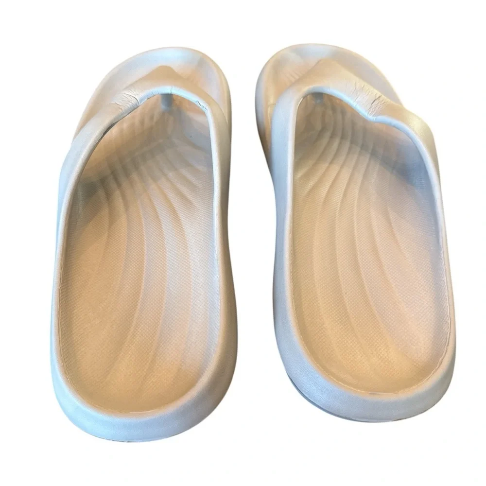 NWOT, Women’s Flip Flops,‎ 42-43